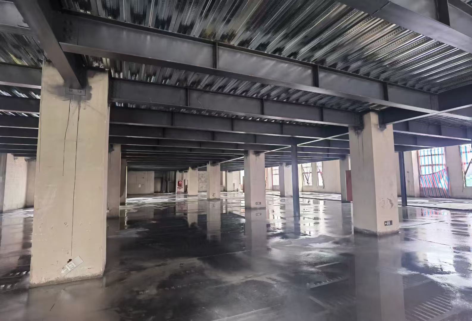 钢结构夹层施工图片